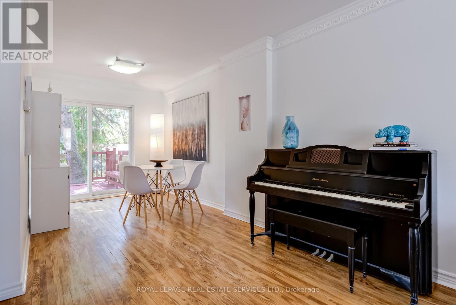 












34 SKYLARK ROAD

,
Toronto,




Ontario
M6S4M4

