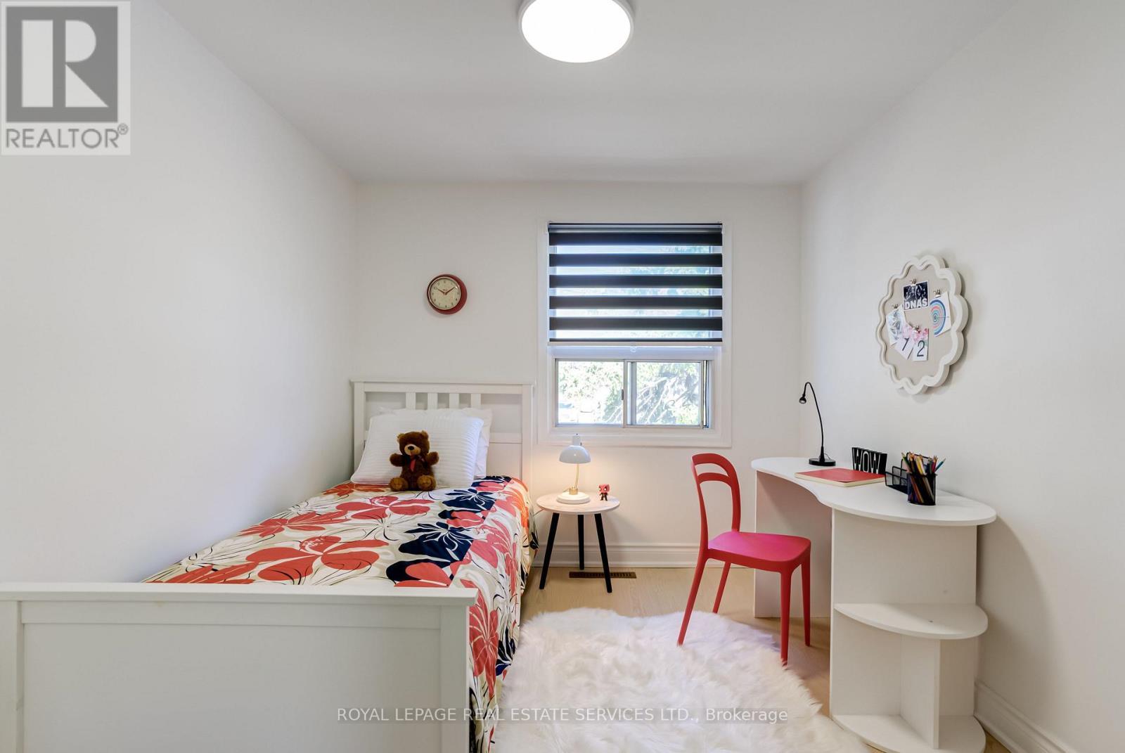 












34 SKYLARK ROAD

,
Toronto,




Ontario
M6S4M4

