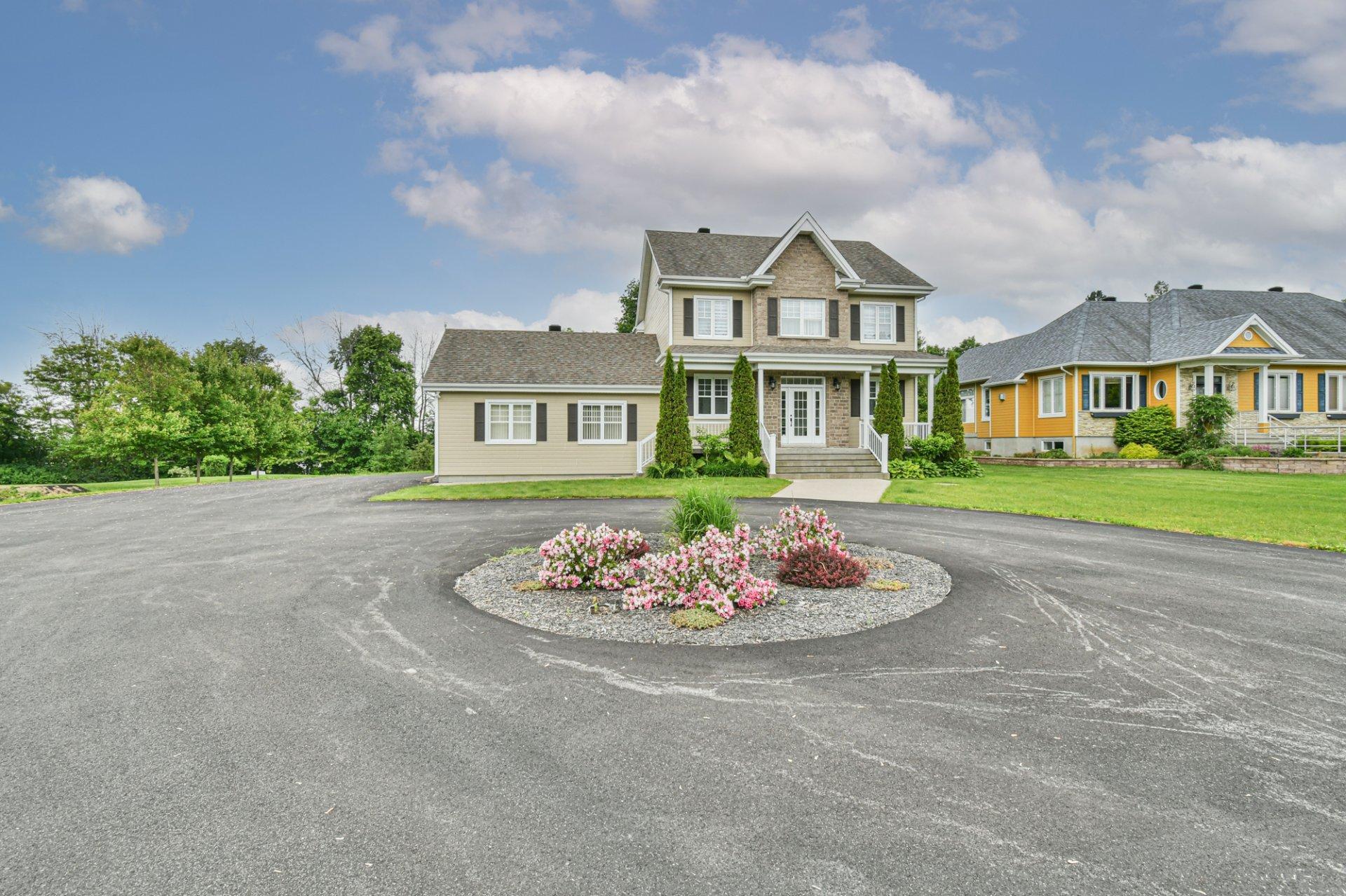 









8


Rue de Ste-Croix

,
Saint-André-d'Argenteuil,




QC
J0V1X0

