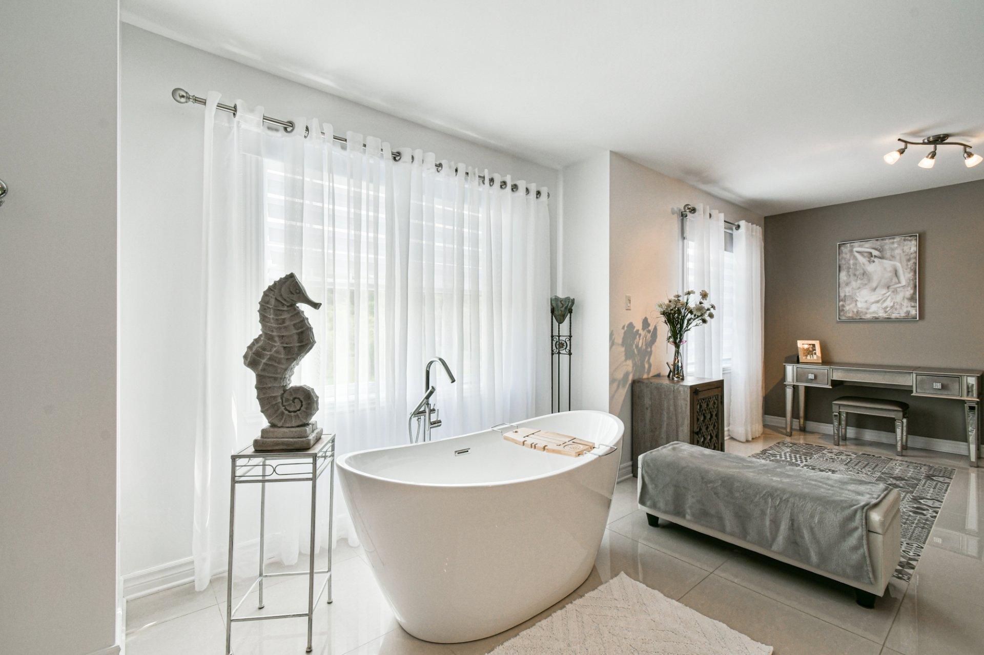 









8


Rue de Ste-Croix

,
Saint-André-d'Argenteuil,




QC
J0V1X0

