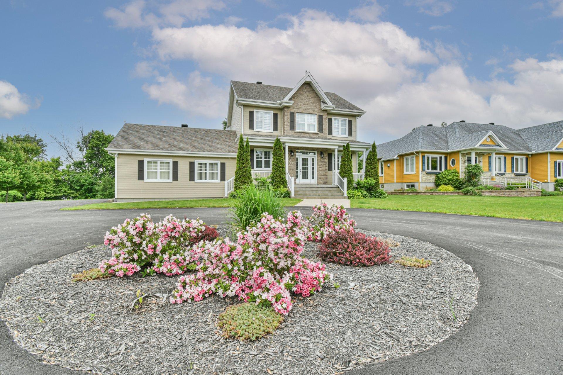 









8


Rue de Ste-Croix

,
Saint-André-d'Argenteuil,




QC
J0V1X0

