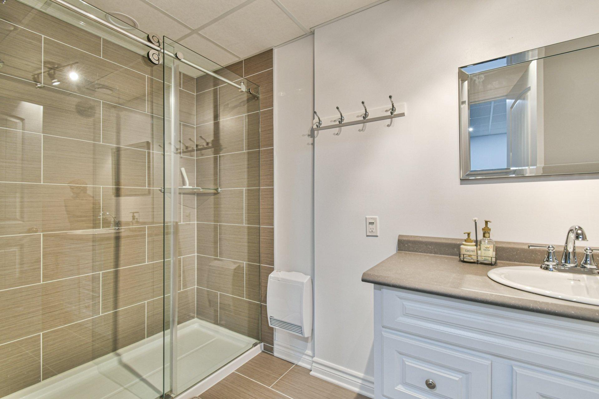 









8


Rue de Ste-Croix

,
Saint-André-d'Argenteuil,




QC
J0V1X0


