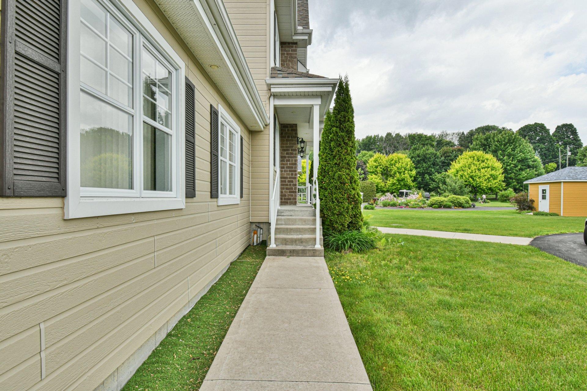 









8


Rue de Ste-Croix

,
Saint-André-d'Argenteuil,




QC
J0V1X0


