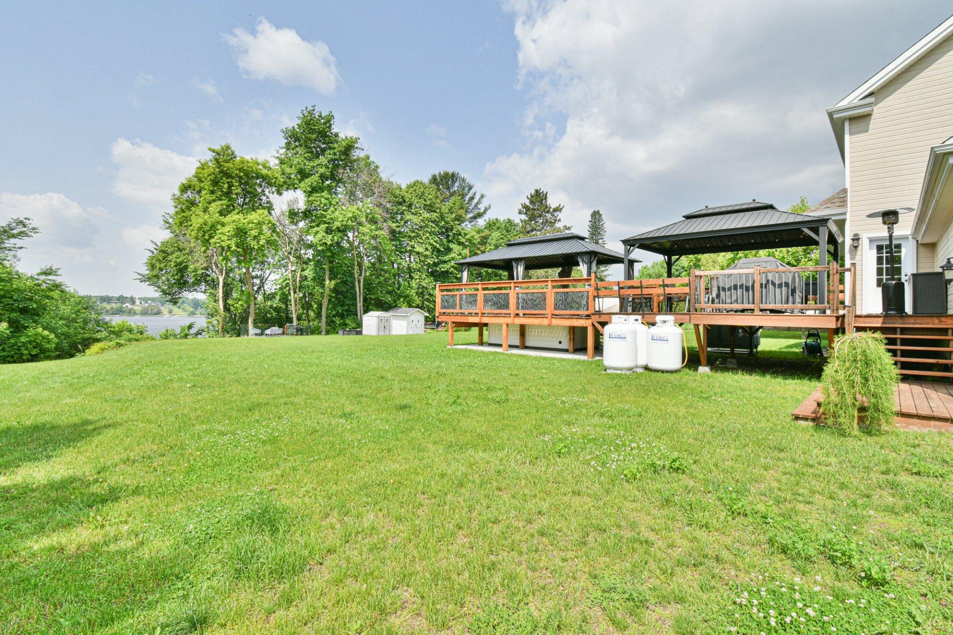 









8


Rue de Ste-Croix

,
Saint-André-d'Argenteuil,




QC
J0V1X0

