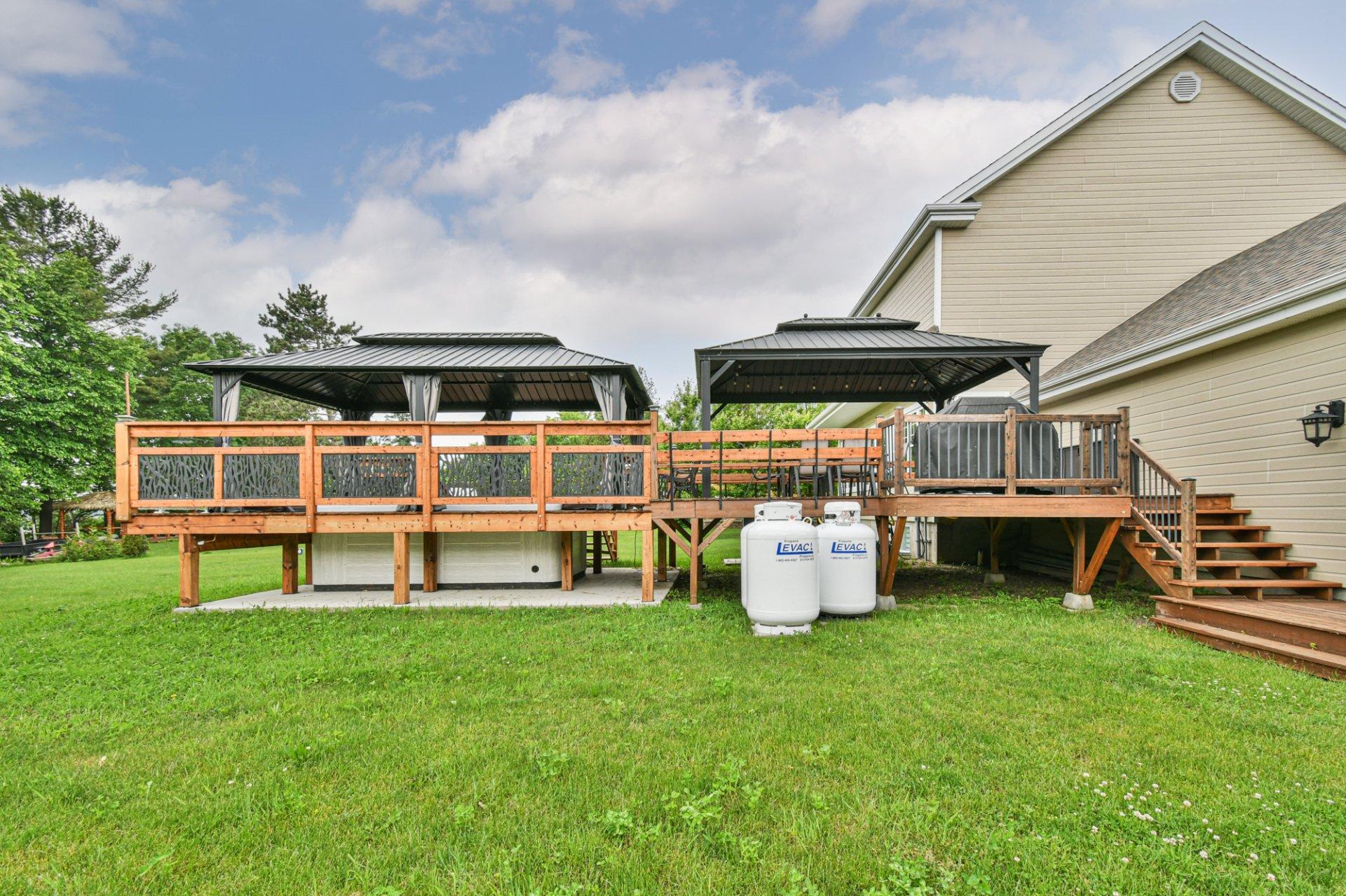 









8


Rue de Ste-Croix

,
Saint-André-d'Argenteuil,




QC
J0V1X0

