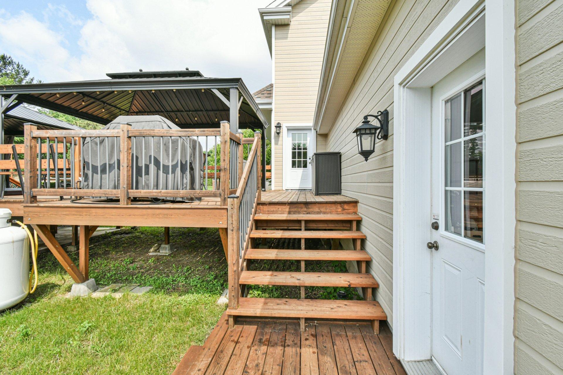









8


Rue de Ste-Croix

,
Saint-André-d'Argenteuil,




QC
J0V1X0


