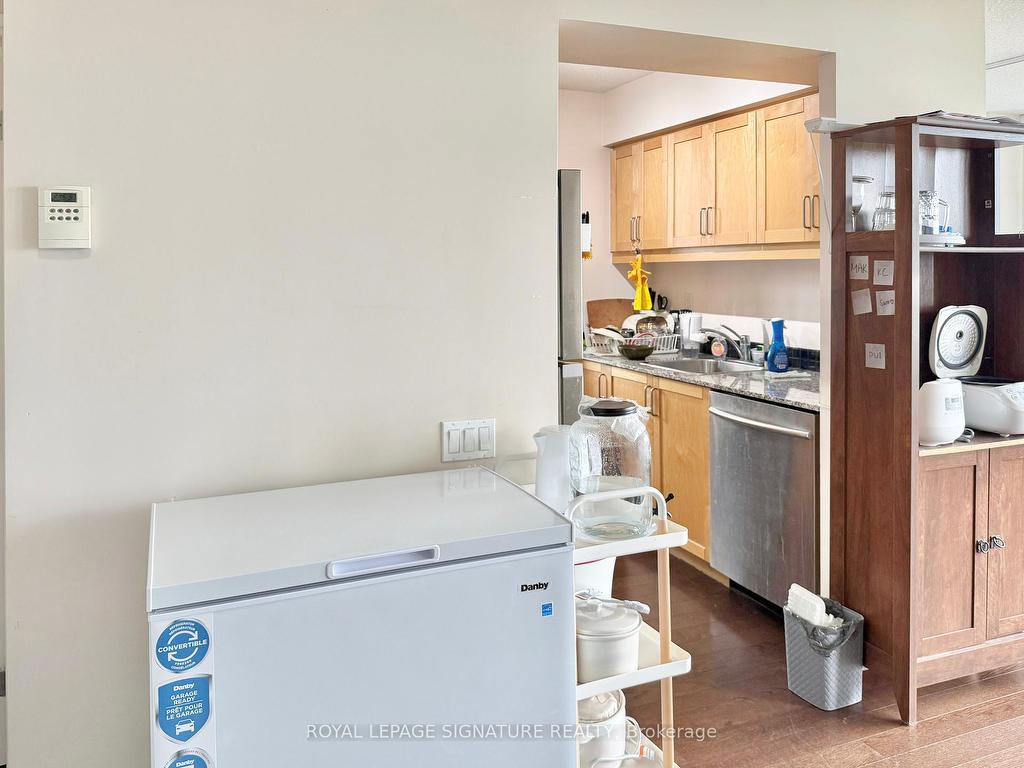 









33


Sheppard

Avenue East, 2510,
Toronto,




ON
M2N 7K1

