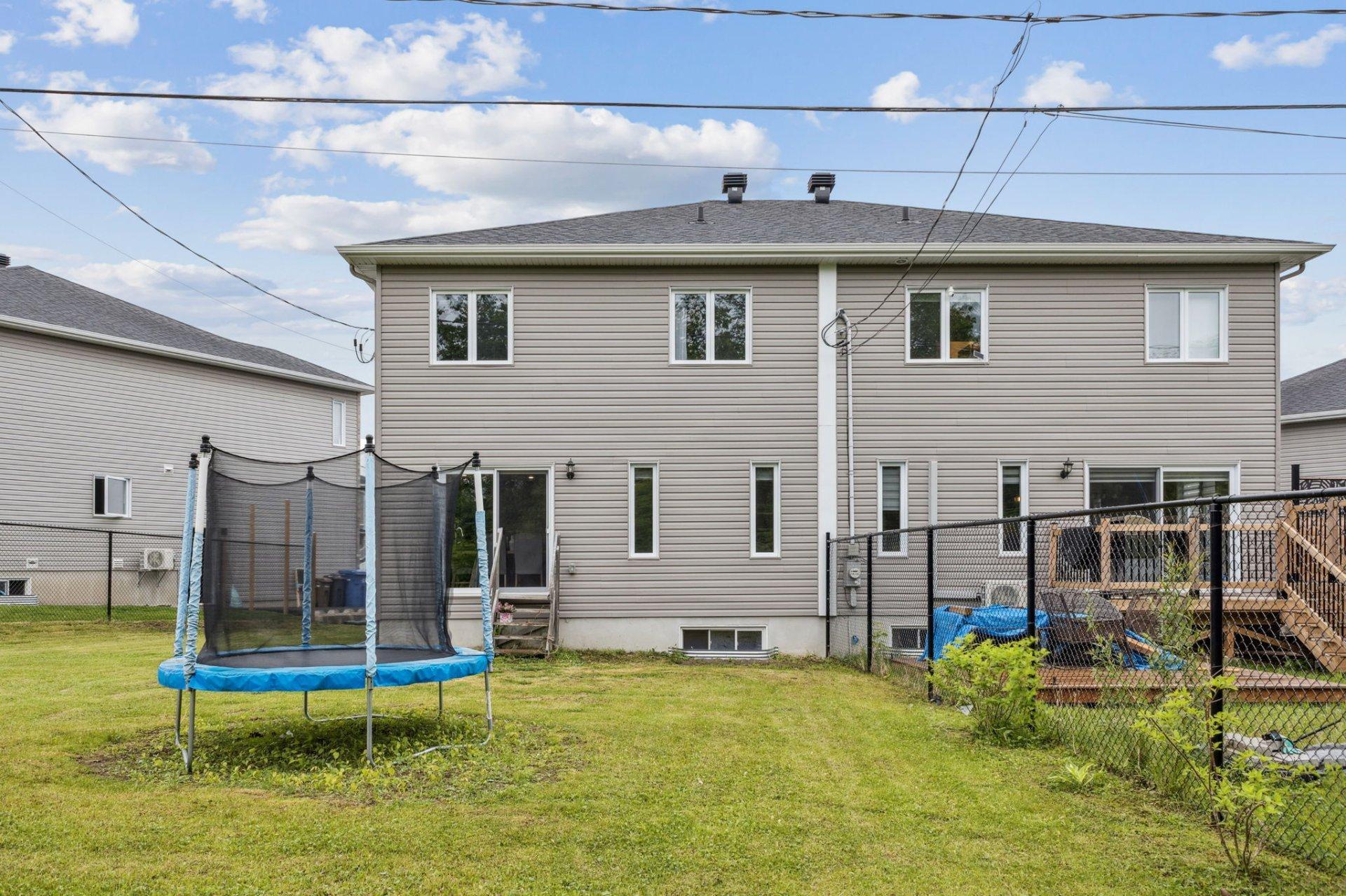 









354


Rue des Hauts-Bois

,
Gatineau (Masson-Angers),




QC
J8M0C9


