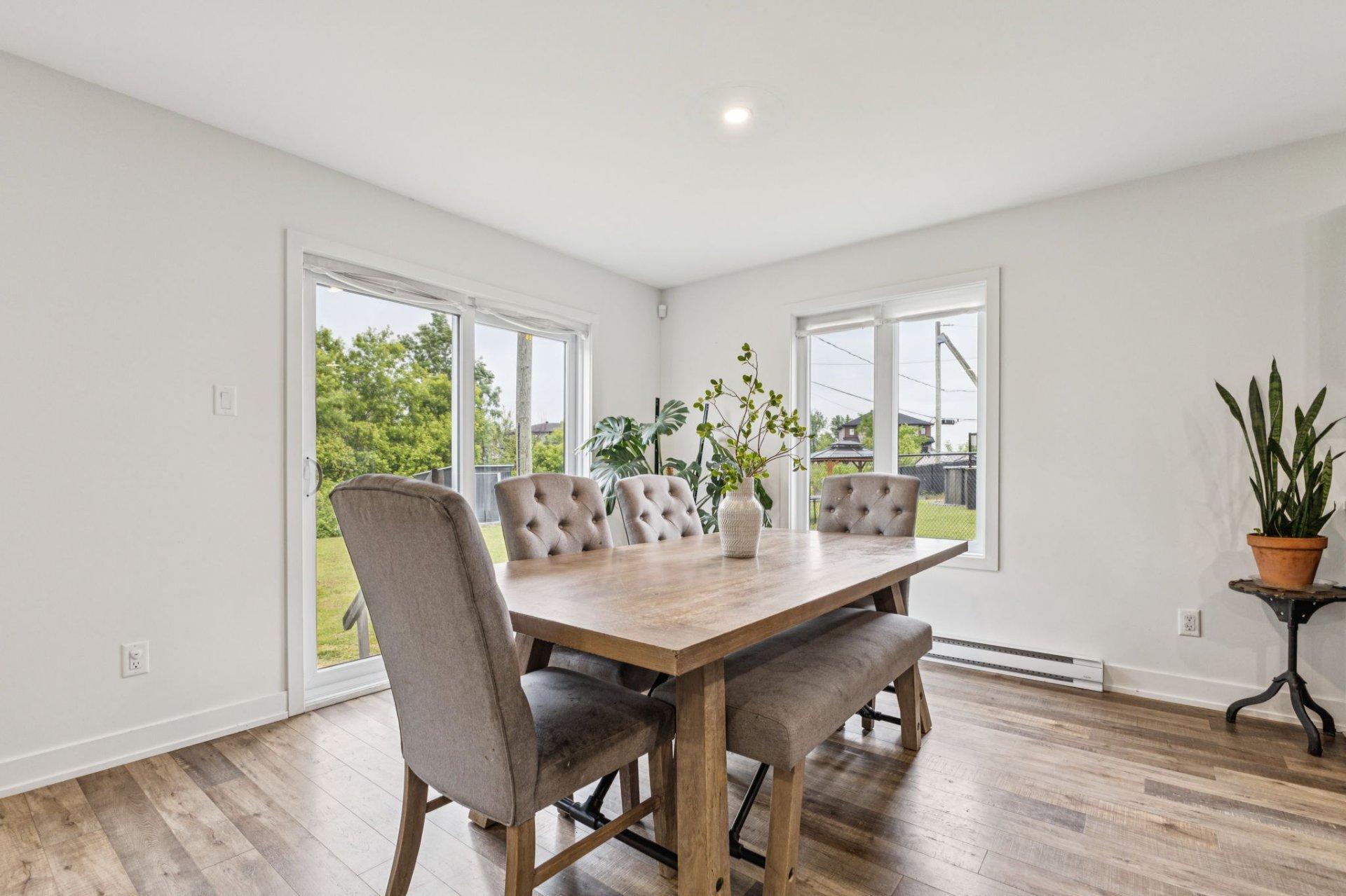 









354


Rue des Hauts-Bois

,
Gatineau (Masson-Angers),




QC
J8M0C9

