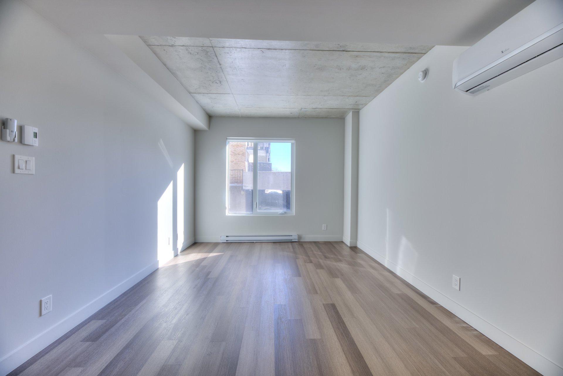 









8325


Av. Christophe-Colomb

, 209,
Montréal (Villeray/Saint-Michel/Parc-Extension),




QC
H2P0C3


