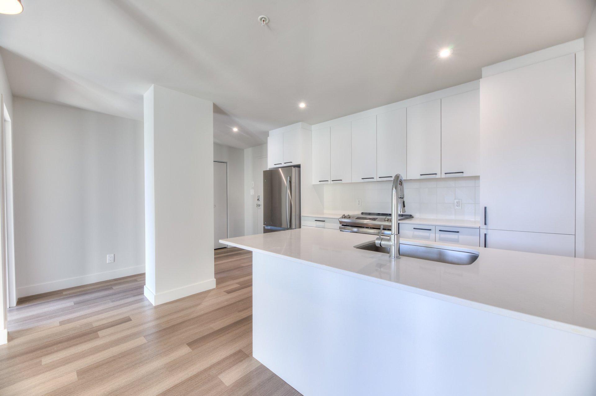 









8325


Av. Christophe-Colomb

, 210,
Montréal (Villeray/Saint-Michel/Parc-Extension),




QC
H2P0C3

