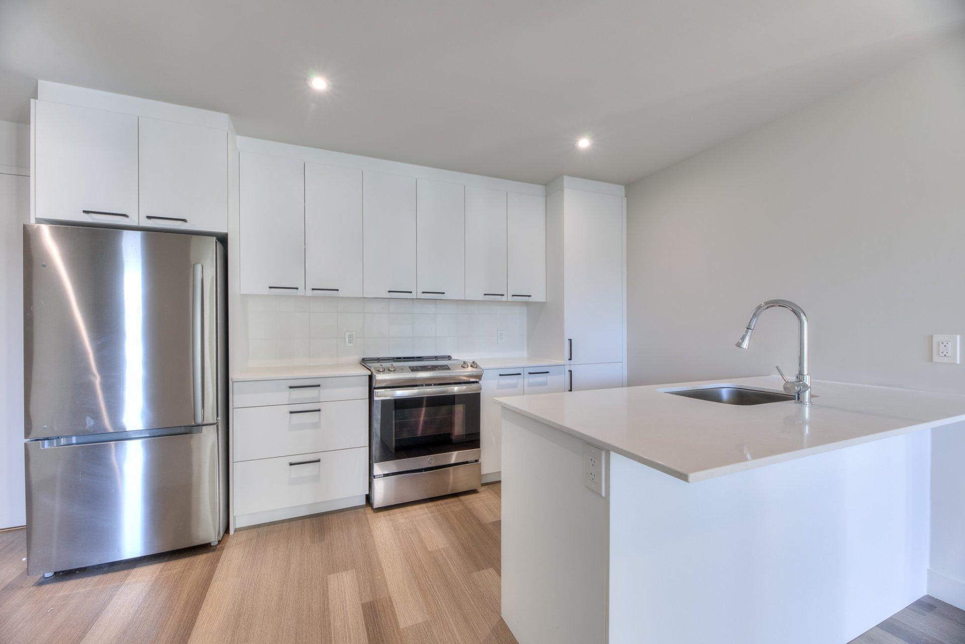 









8325


Av. Christophe-Colomb

, 210,
Montréal (Villeray/Saint-Michel/Parc-Extension),




QC
H2P0C3

