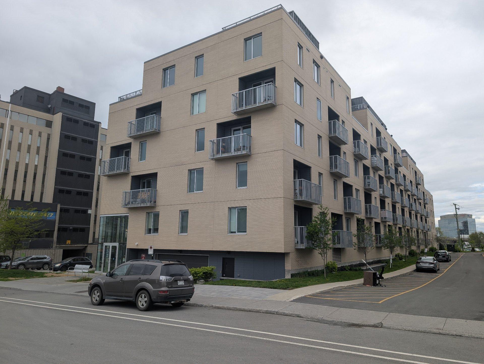









8325


Av. Christophe-Colomb

, 210,
Montréal (Villeray/Saint-Michel/Parc-Extension),




QC
H2P0C3

