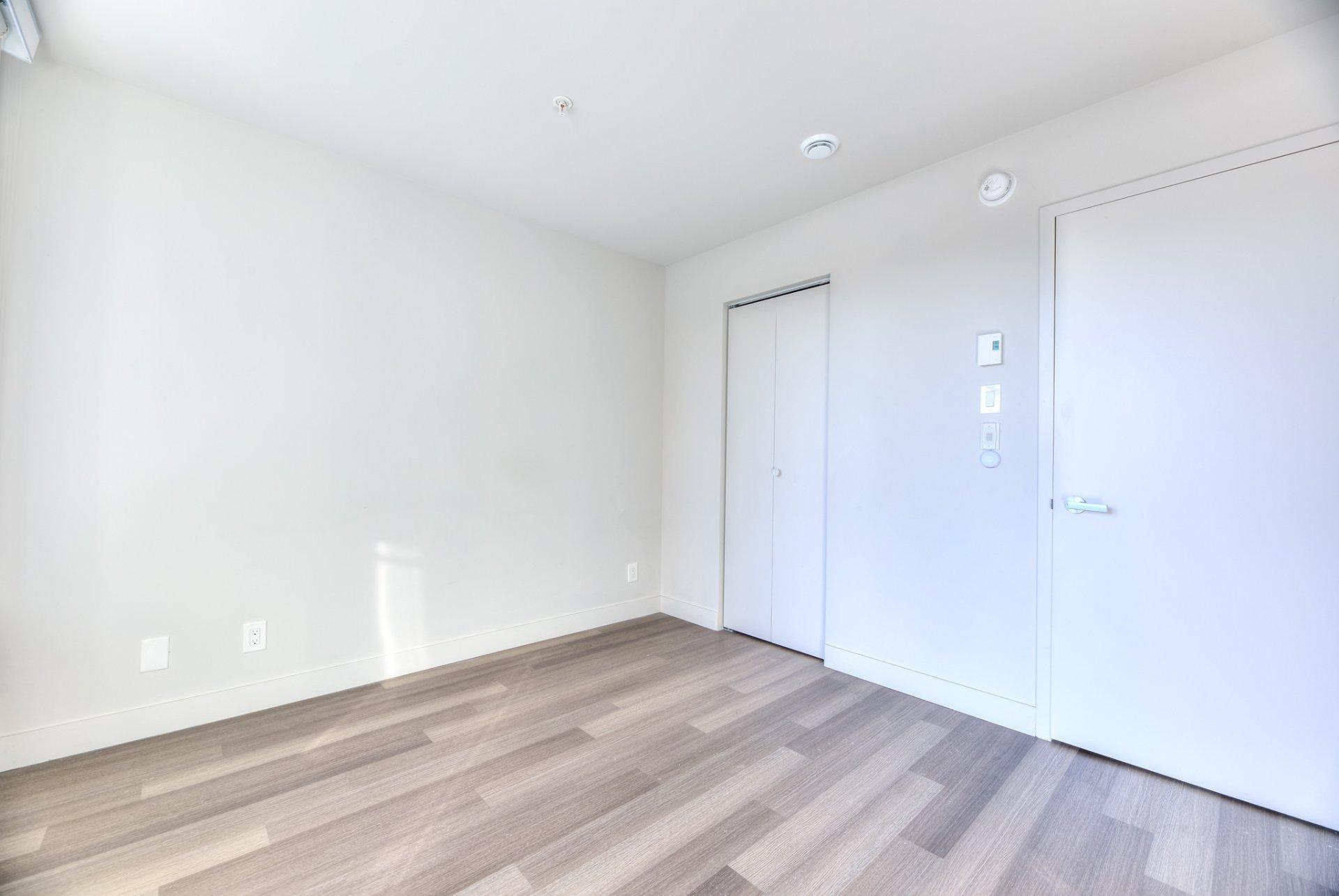 









8325


Av. Christophe-Colomb

, 210,
Montréal (Villeray/Saint-Michel/Parc-Extension),




QC
H2P0C3

