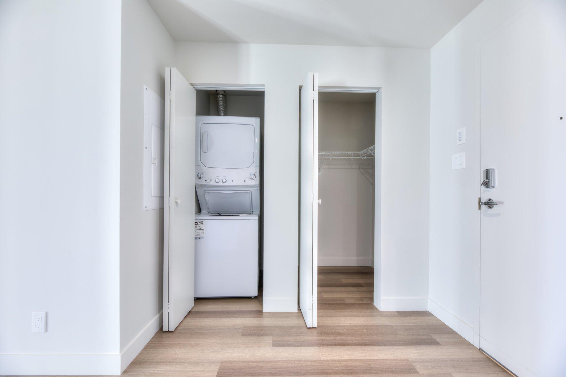 









8325


Av. Christophe-Colomb

, 210,
Montréal (Villeray/Saint-Michel/Parc-Extension),




QC
H2P0C3

