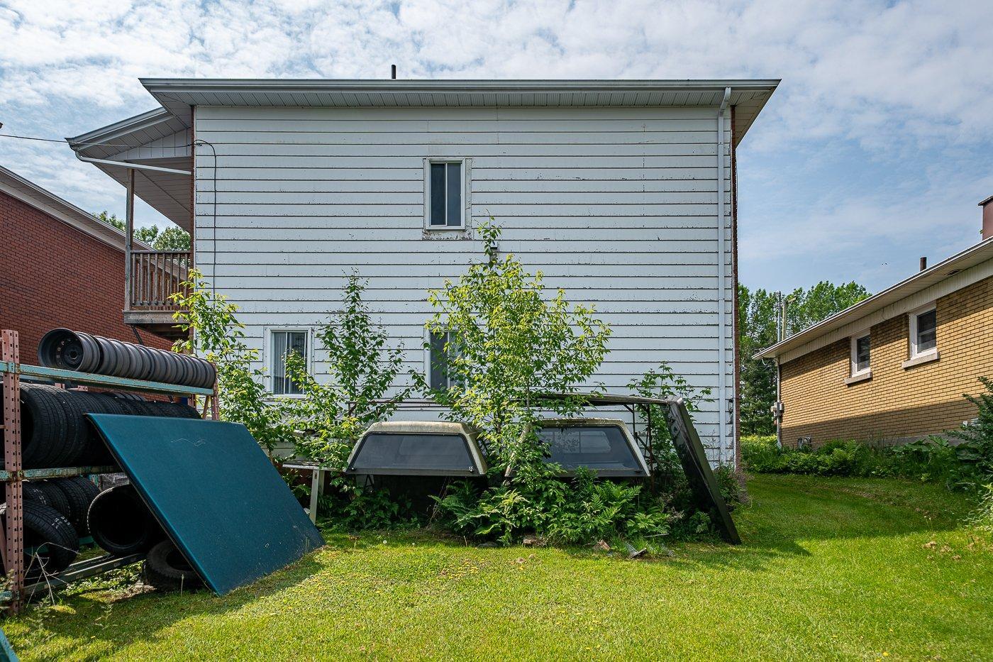 









174


Rue Manville O.

,
Val-des-Sources,




QC
J1T1G9


