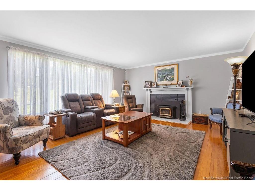 









555


Stout

CRT,
Bathurst,




NB
E2A 2P4

