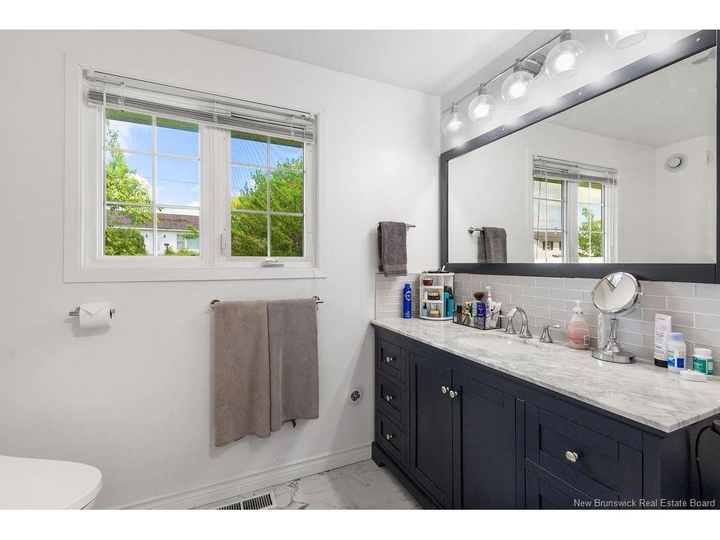 









555


Stout

CRT,
Bathurst,




NB
E2A 2P4

