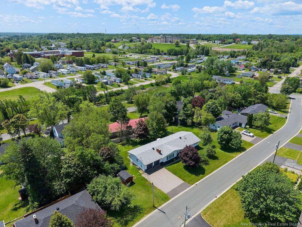









555


Stout

CRT,
Bathurst,




NB
E2A 2P4

