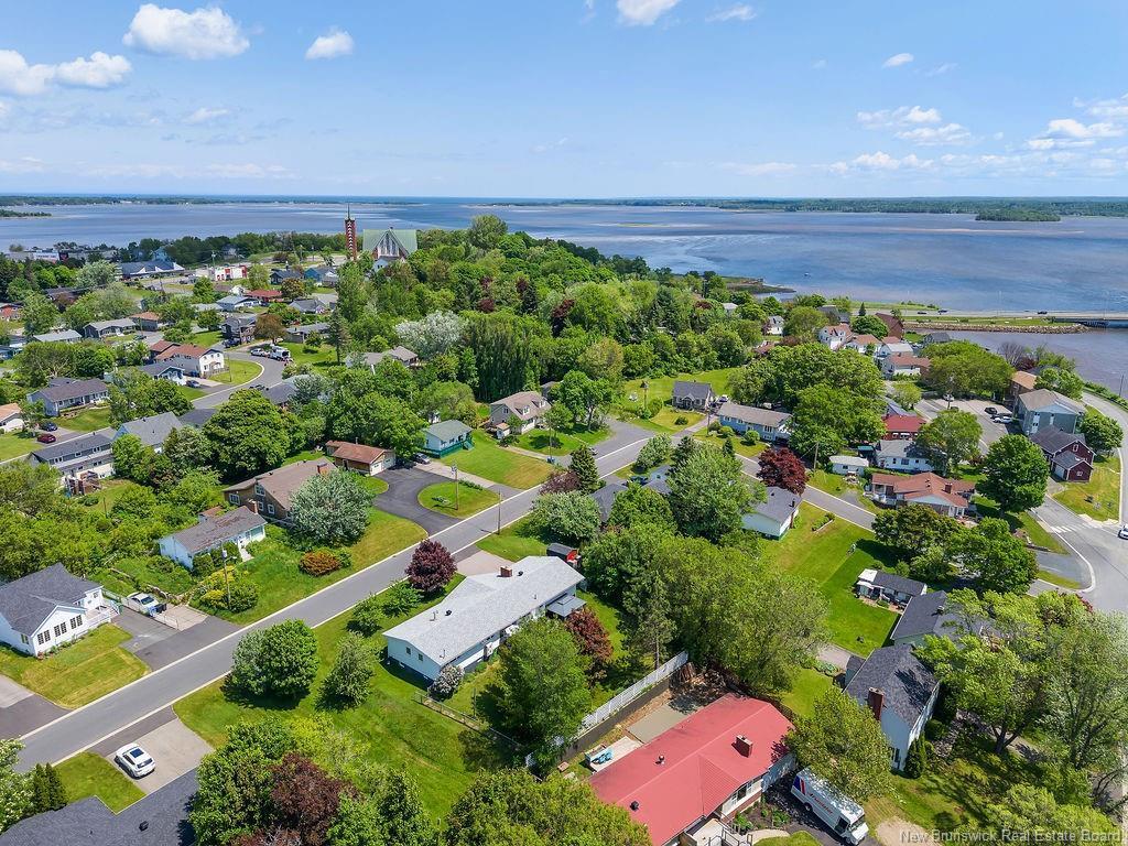 









555


Stout

CRT,
Bathurst,




NB
E2A 2P4

