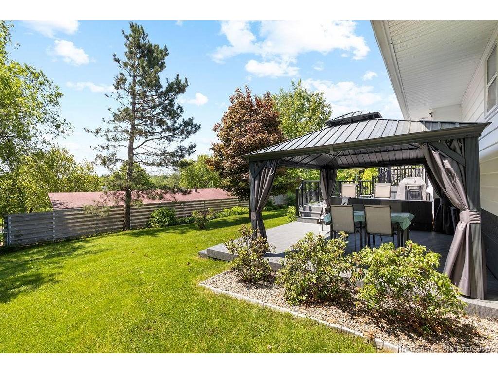 









555


Stout

CRT,
Bathurst,




NB
E2A 2P4

