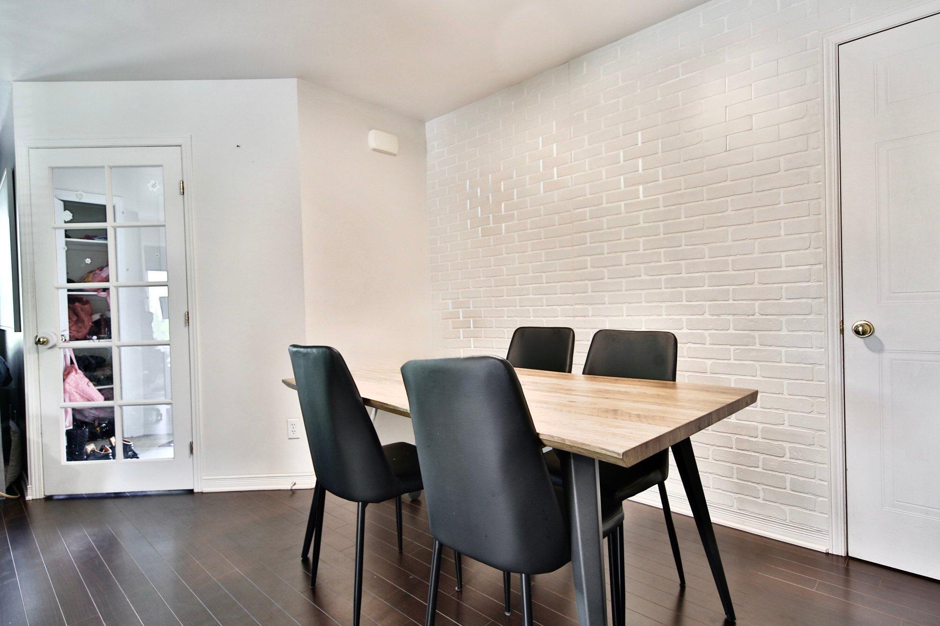 









1872


Rue Joyal

,
Longueuil (Le Vieux-Longueuil),




QC
J4N0C2


