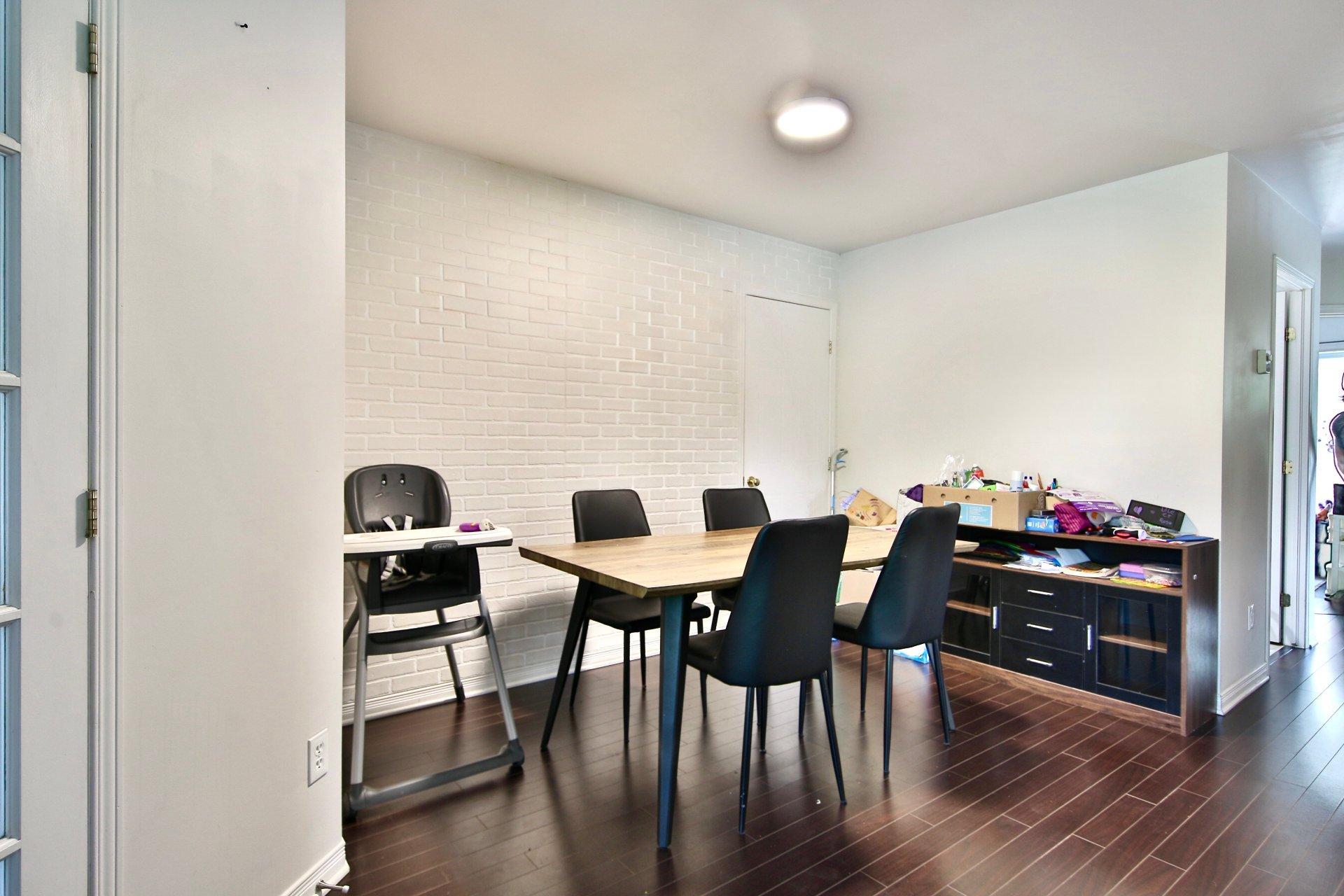 









1872


Rue Joyal

,
Longueuil (Le Vieux-Longueuil),




QC
J4N0C2

