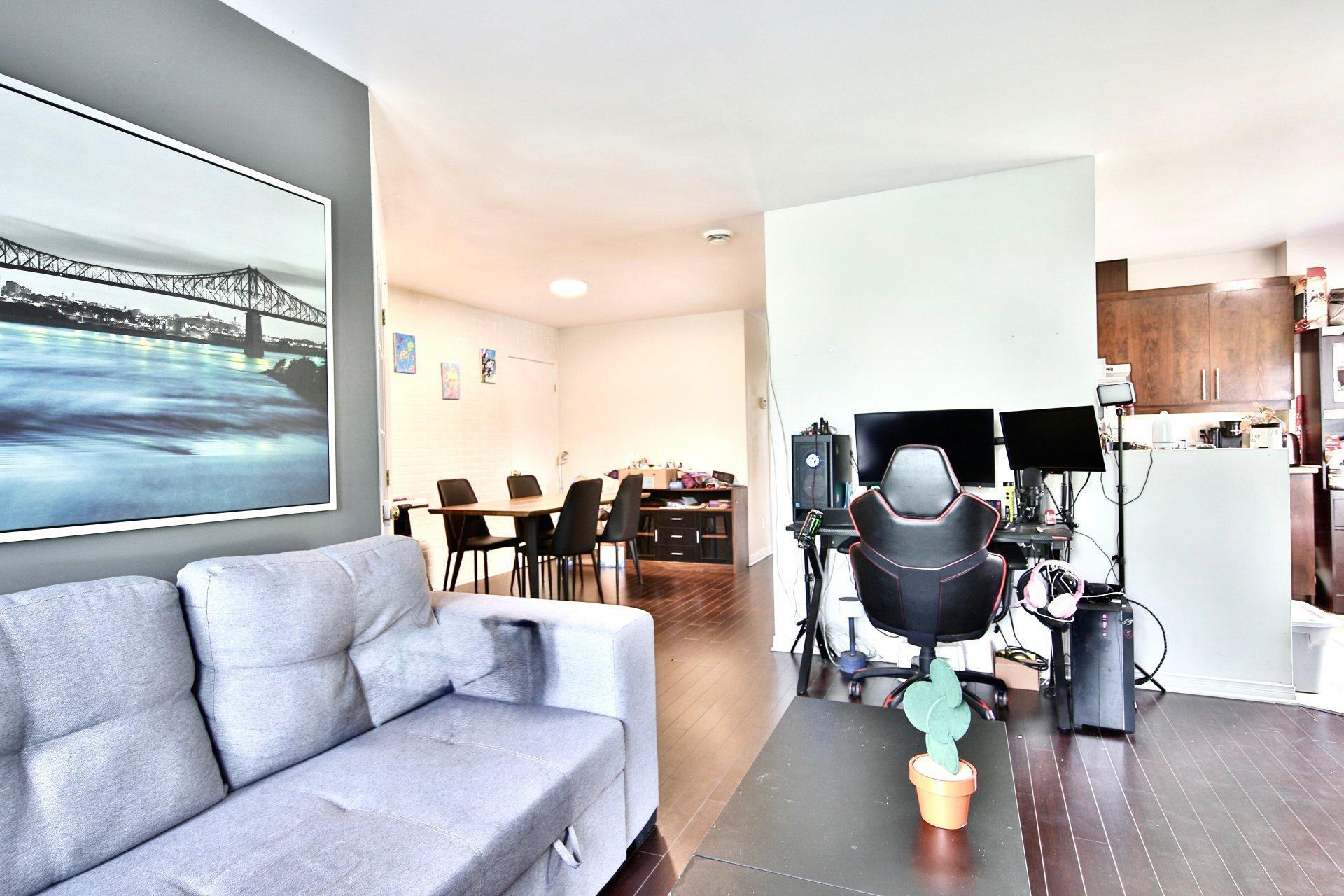 









1872


Rue Joyal

,
Longueuil (Le Vieux-Longueuil),




QC
J4N0C2

