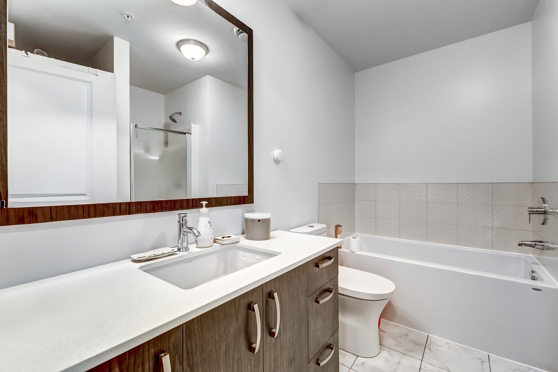 









1601


Rue Viola-Desmond

, 417,
Montréal (LaSalle),




QC
H8N0G2

