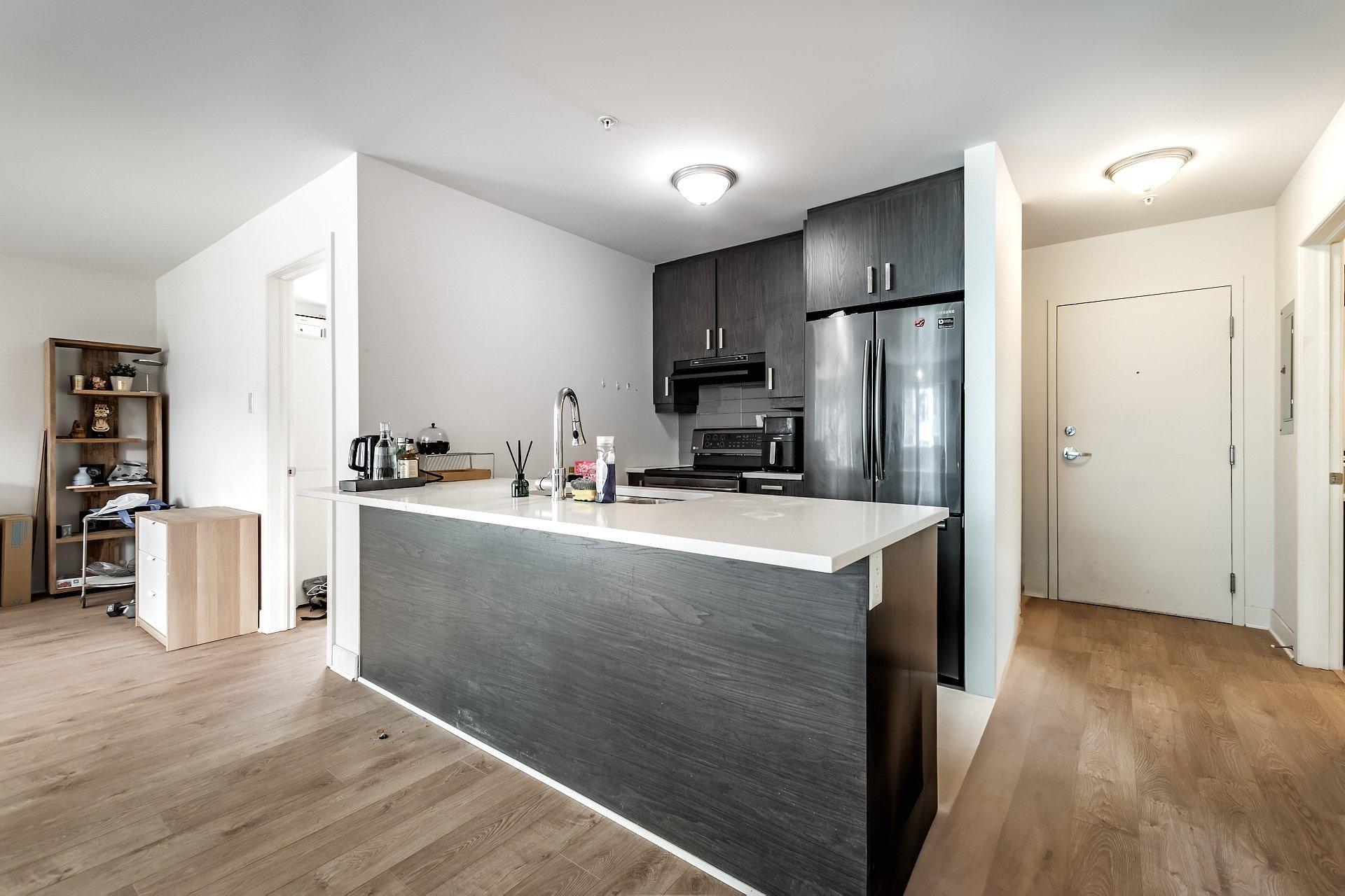 









1601


Rue Viola-Desmond

, 417,
Montréal (LaSalle),




QC
H8N0G2

