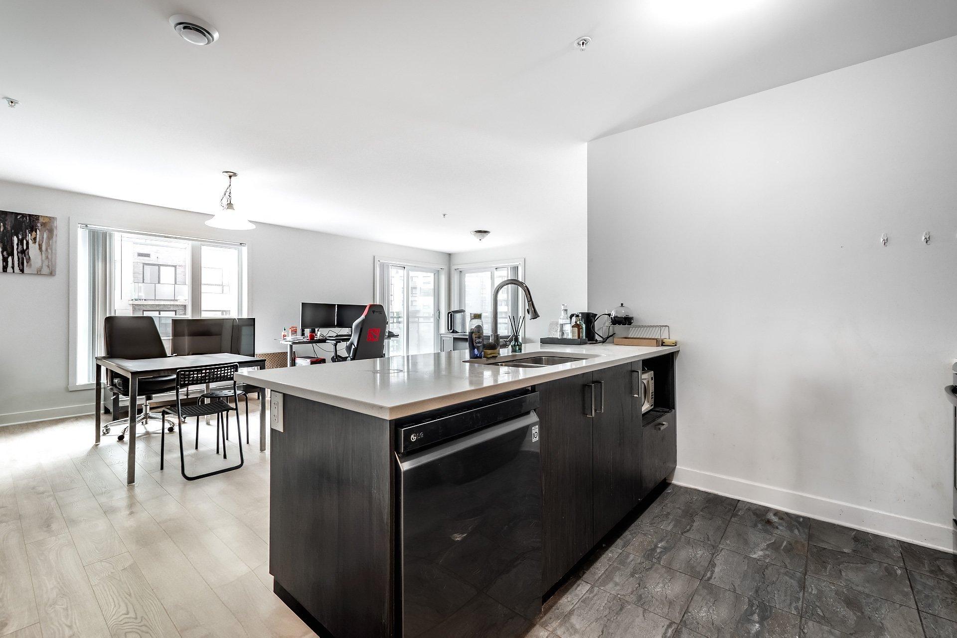 









1601


Rue Viola-Desmond

, 417,
Montréal (LaSalle),




QC
H8N0G2

