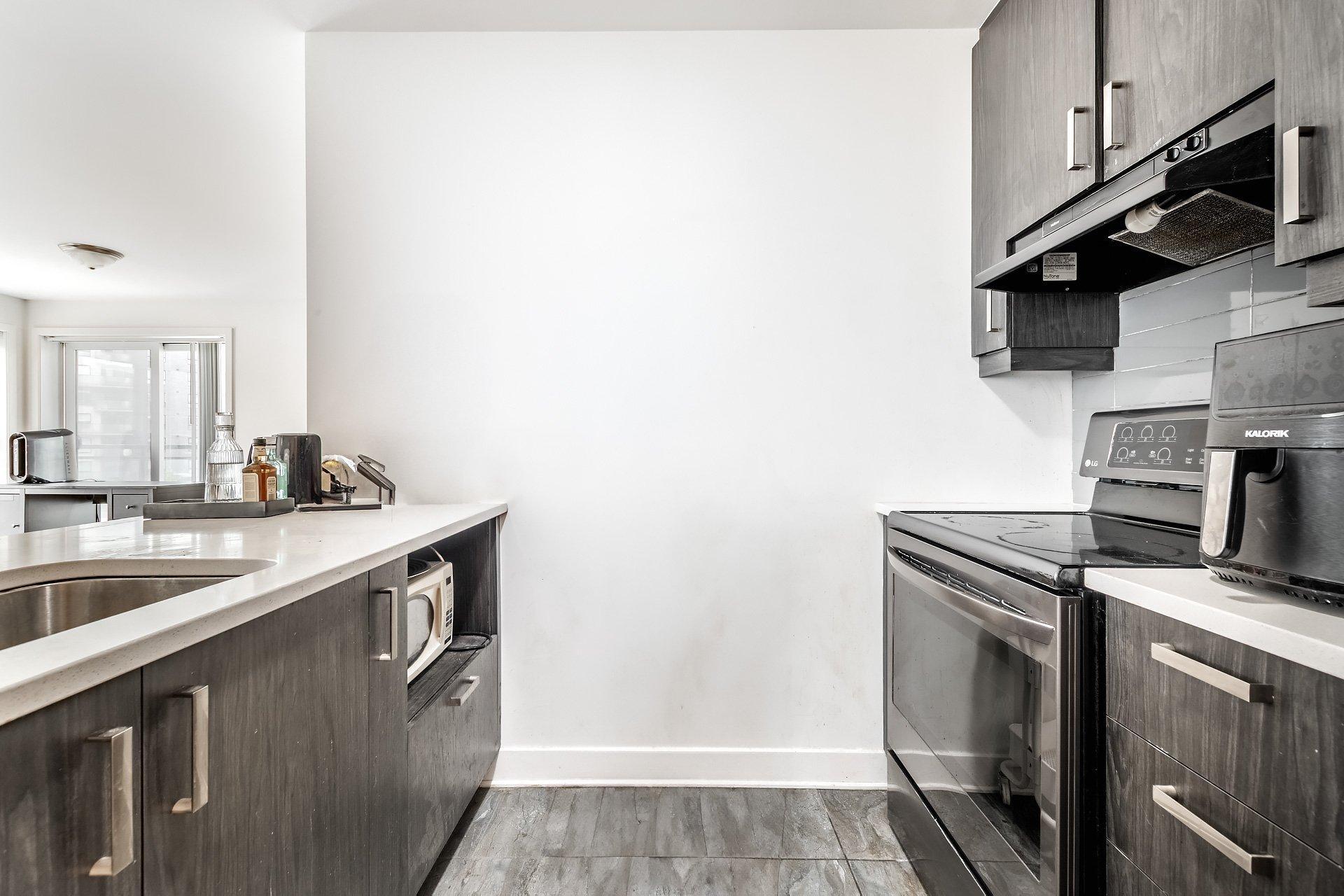 









1601


Rue Viola-Desmond

, 417,
Montréal (LaSalle),




QC
H8N0G2

