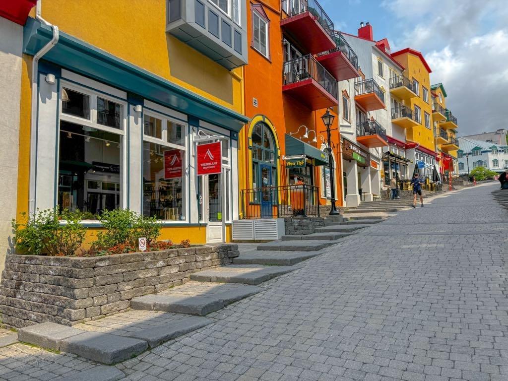 









116


Ch. de Kandahar

, 448,
Mont-Tremblant,




QC
J8E1E2

