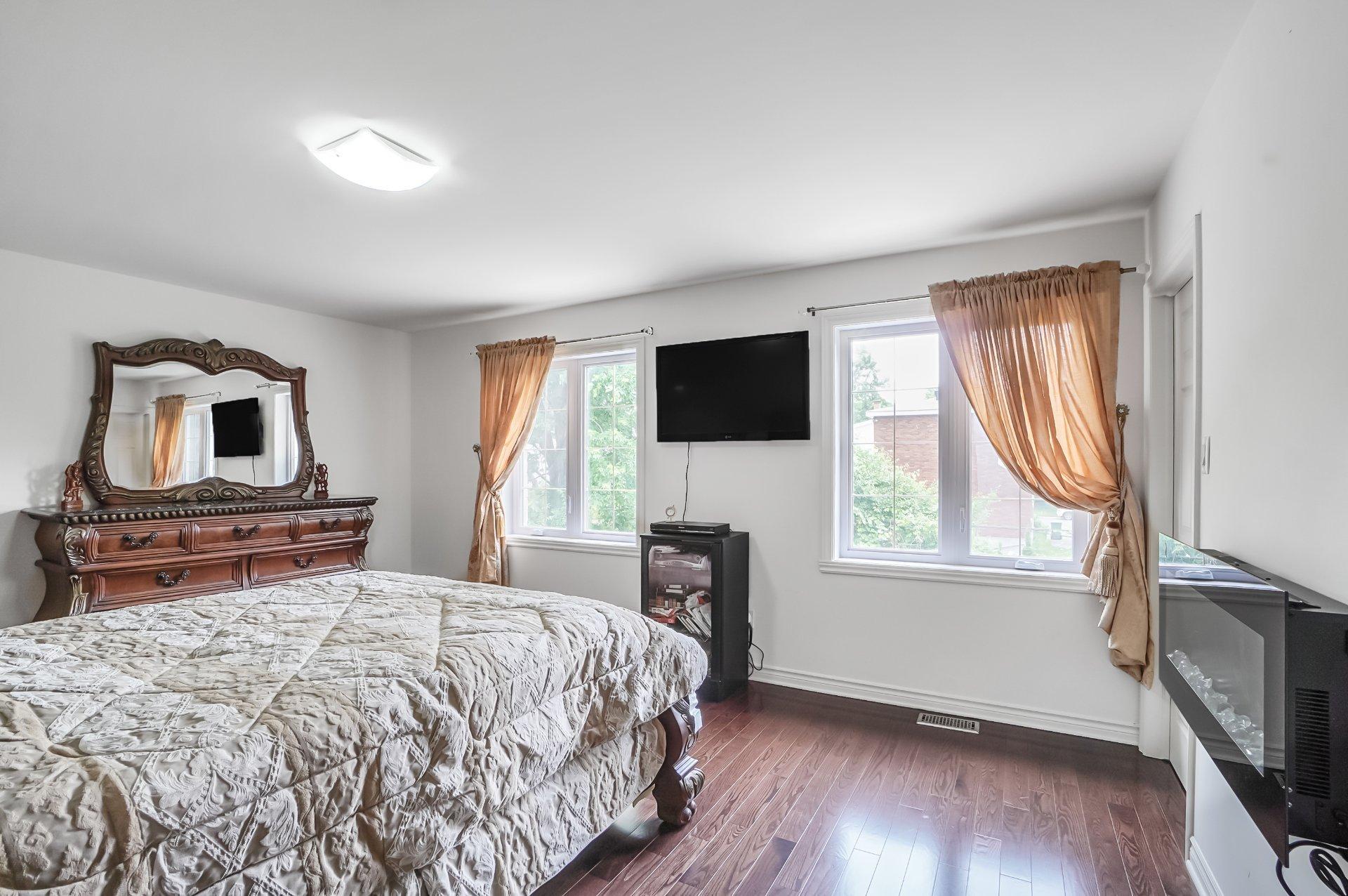 









24


3e Avenue N.

,
Montréal (Pierrefonds-Roxboro),




QC
H8Y2L9


