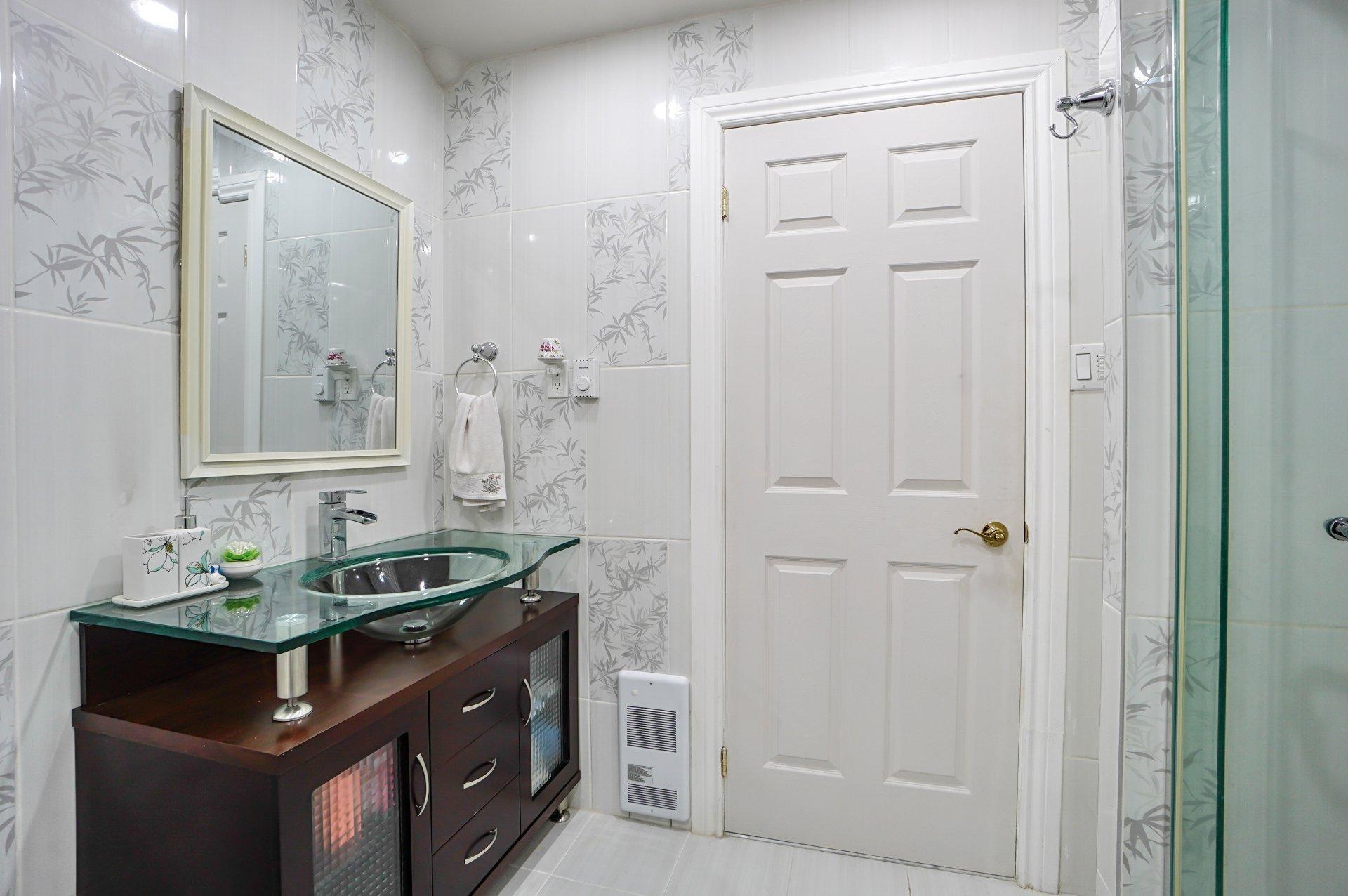 









24


3e Avenue N.

,
Montréal (Pierrefonds-Roxboro),




QC
H8Y2L9

