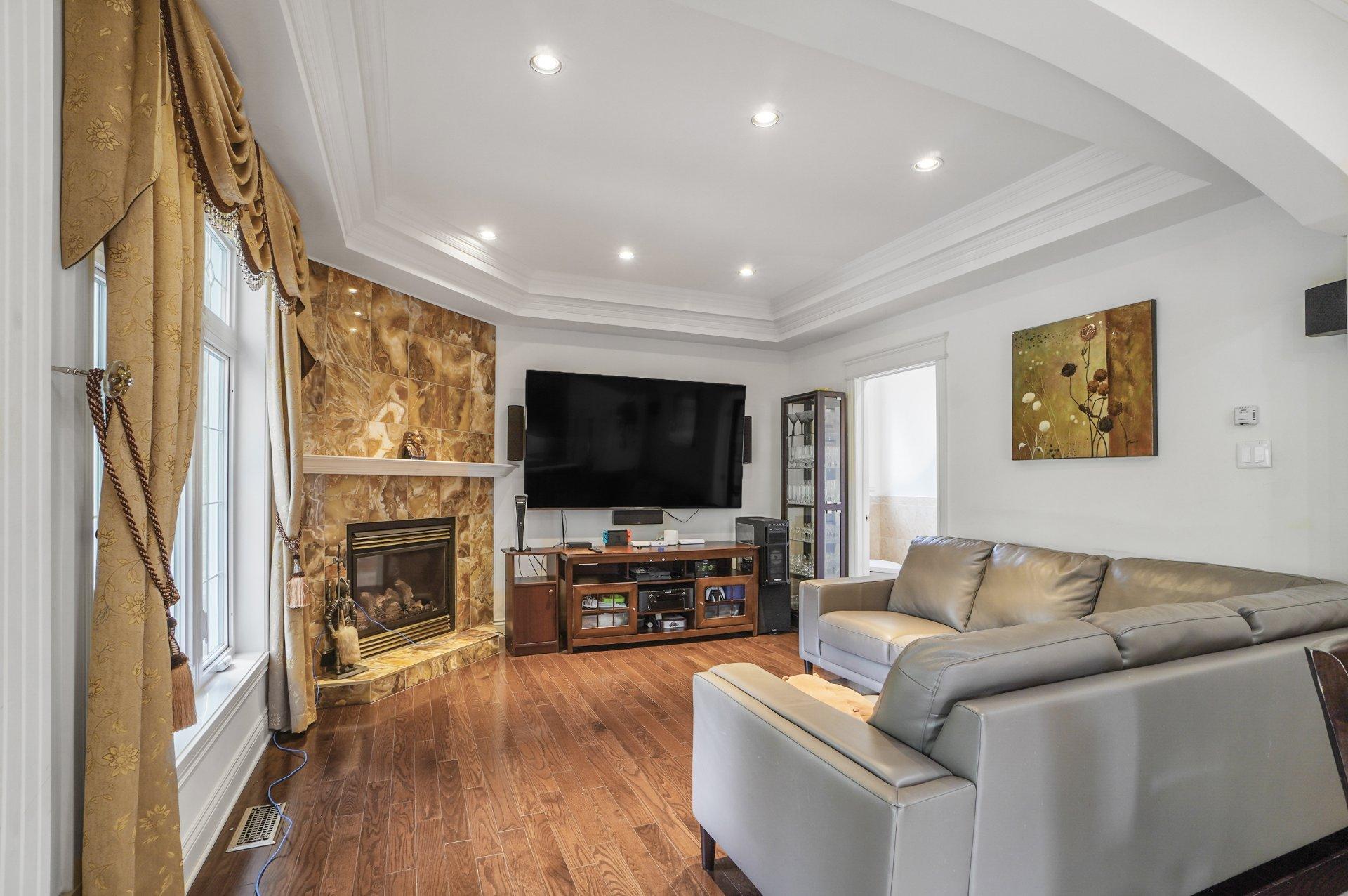 









24


3e Avenue N.

,
Montréal (Pierrefonds-Roxboro),




QC
H8Y2L9


