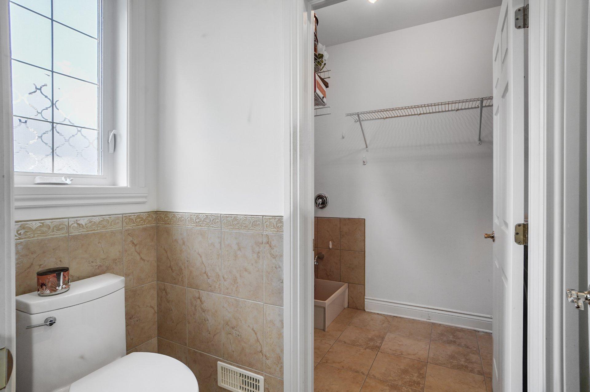 









24


3e Avenue N.

,
Montréal (Pierrefonds-Roxboro),




QC
H8Y2L9

