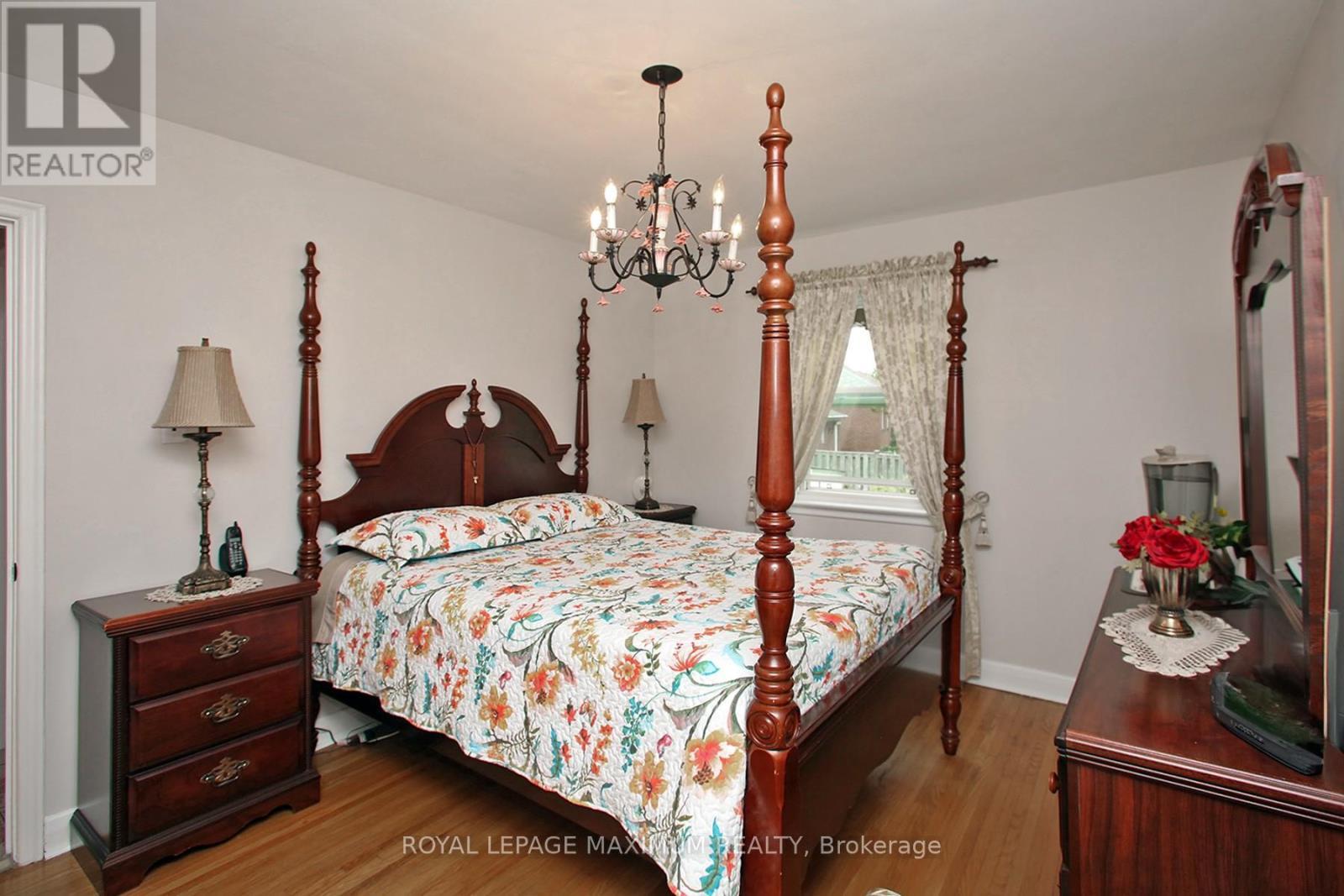 












938 KENNEDY ROAD

,
Toronto,




Ontario
M1K2G3

