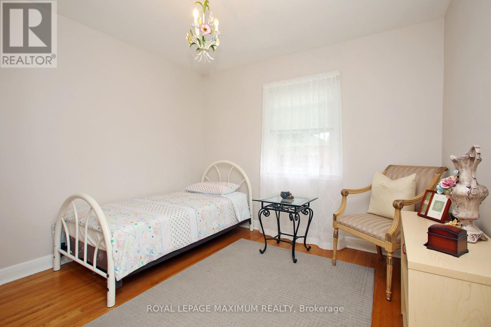 












938 KENNEDY ROAD

,
Toronto,




Ontario
M1K2G3

