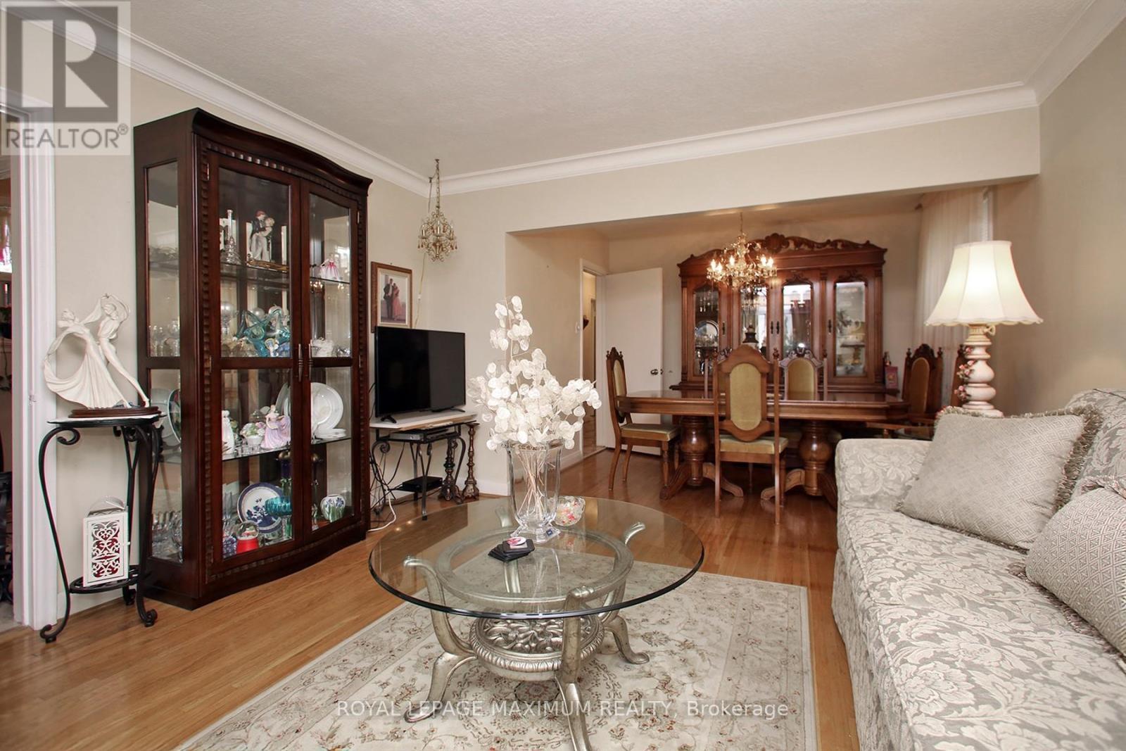 












938 KENNEDY ROAD

,
Toronto,




Ontario
M1K2G3

