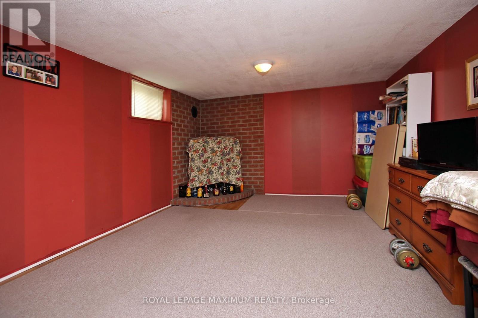












938 KENNEDY ROAD

,
Toronto,




Ontario
M1K2G3

