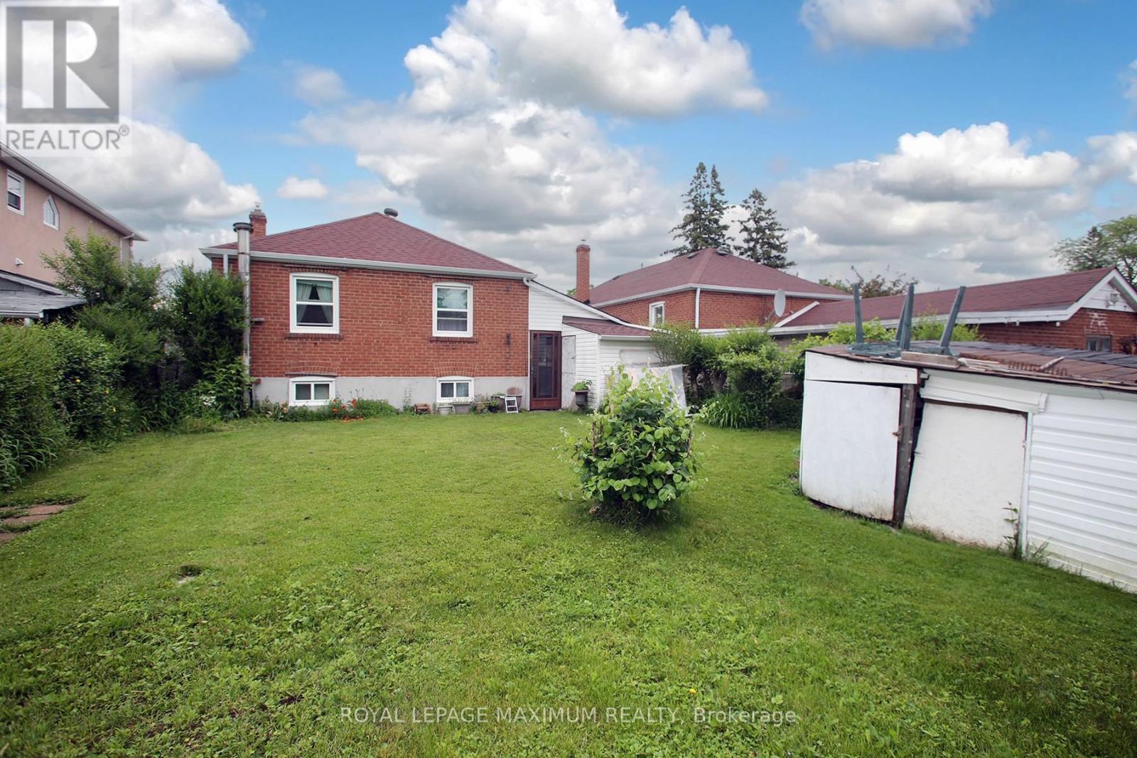












938 KENNEDY ROAD

,
Toronto,




Ontario
M1K2G3

