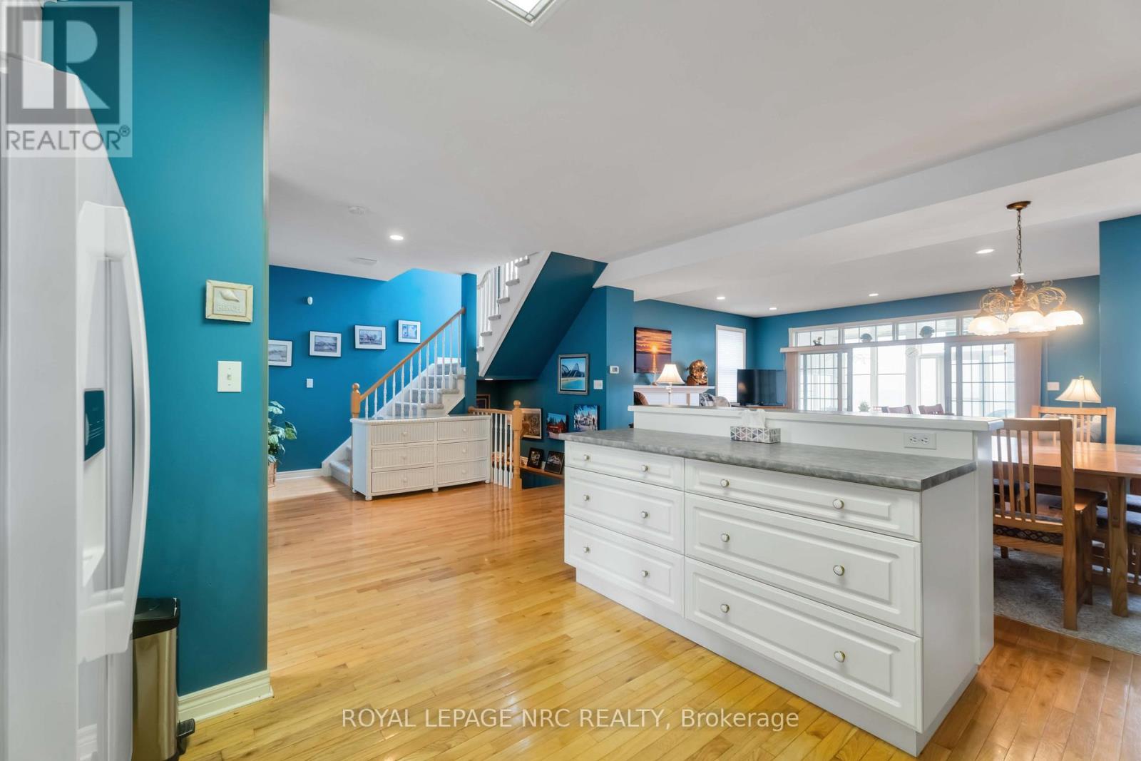 












41 PROMENADE WAY

,
Fort Erie (Crystal Beach),




Ontario
L0S1B0

