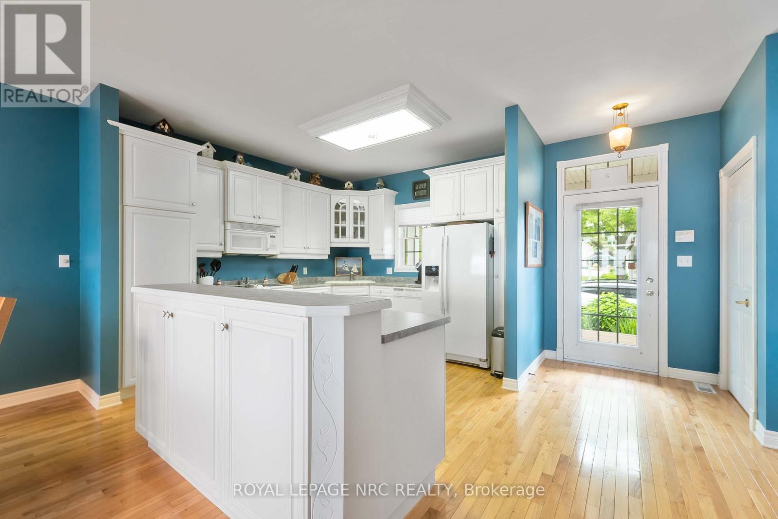 












41 PROMENADE WAY

,
Fort Erie (Crystal Beach),




Ontario
L0S1B0

