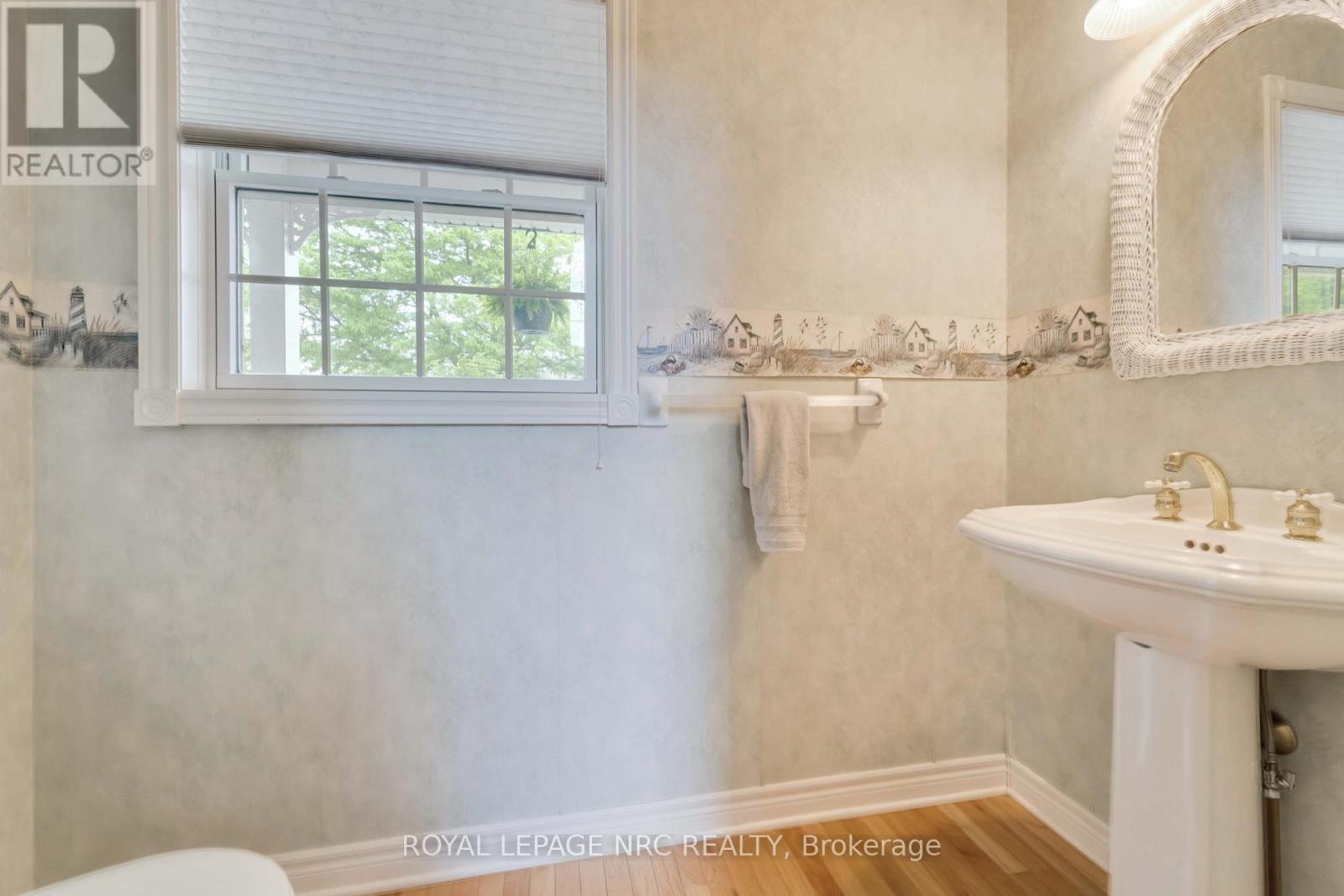 












41 PROMENADE WAY

,
Fort Erie (Crystal Beach),




Ontario
L0S1B0

