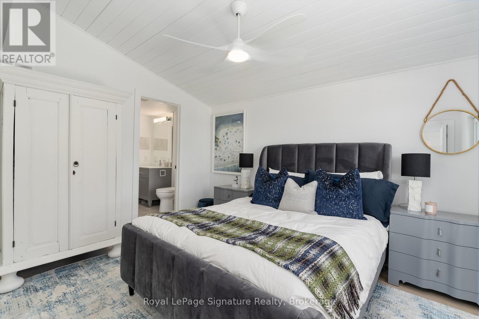 












137 BAYVIEW AVENUE

,
Blue Mountains,




Ontario
N0H1J0

