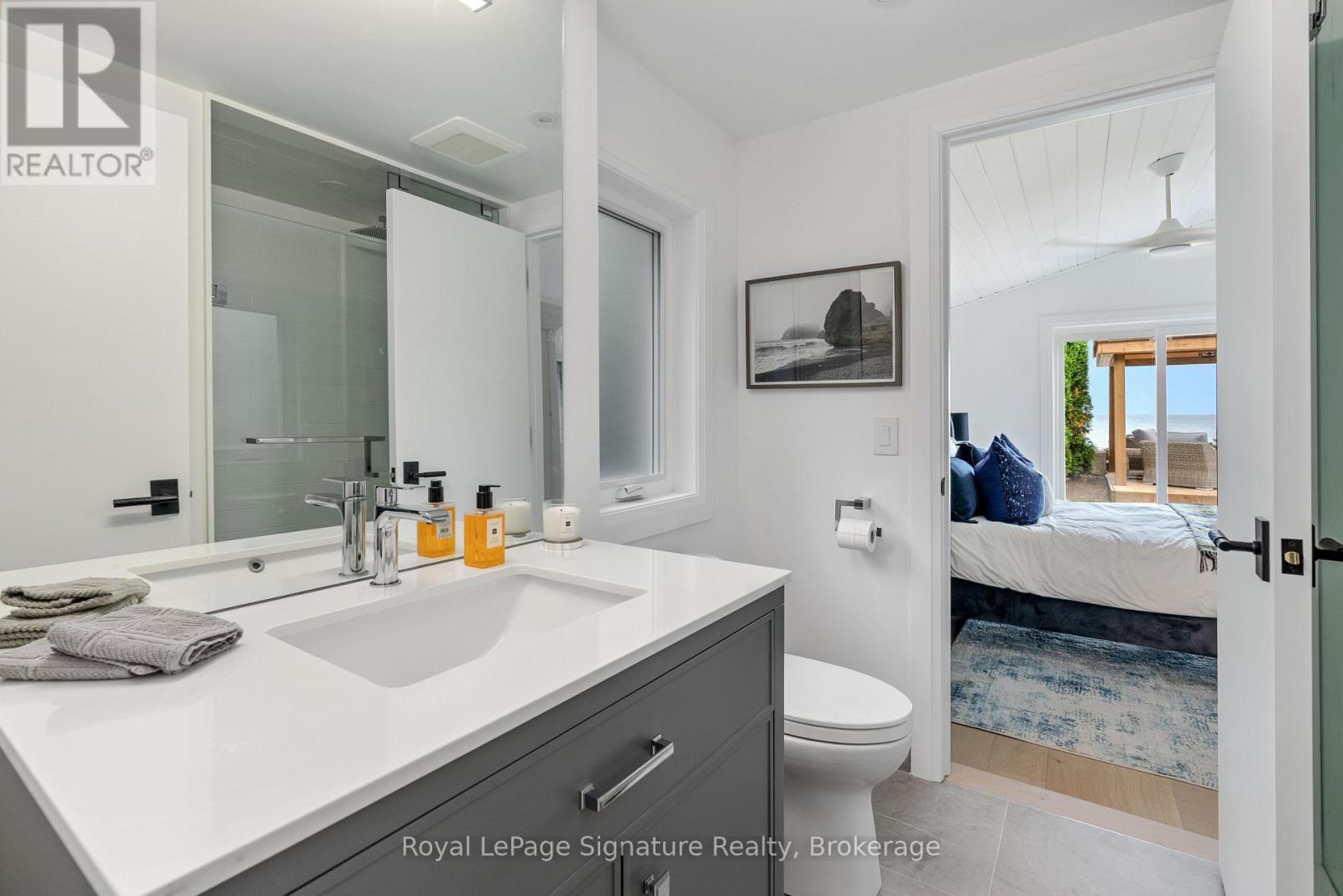 












137 BAYVIEW AVENUE

,
Blue Mountains,




Ontario
N0H1J0

