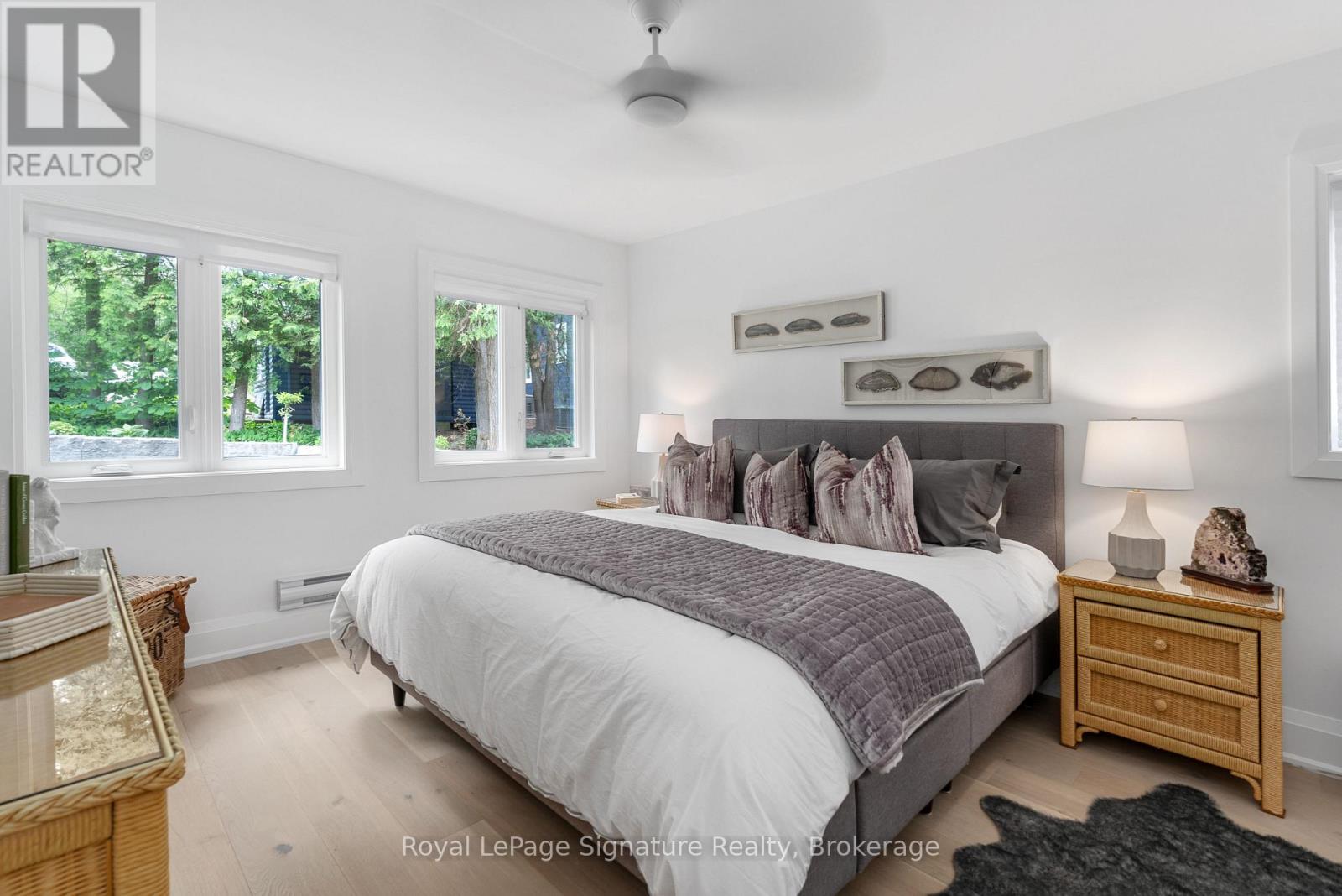 












137 BAYVIEW AVENUE

,
Blue Mountains,




Ontario
N0H1J0

