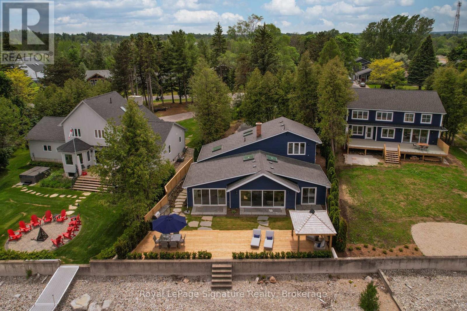 












137 BAYVIEW AVENUE

,
Blue Mountains,




Ontario
N0H1J0

