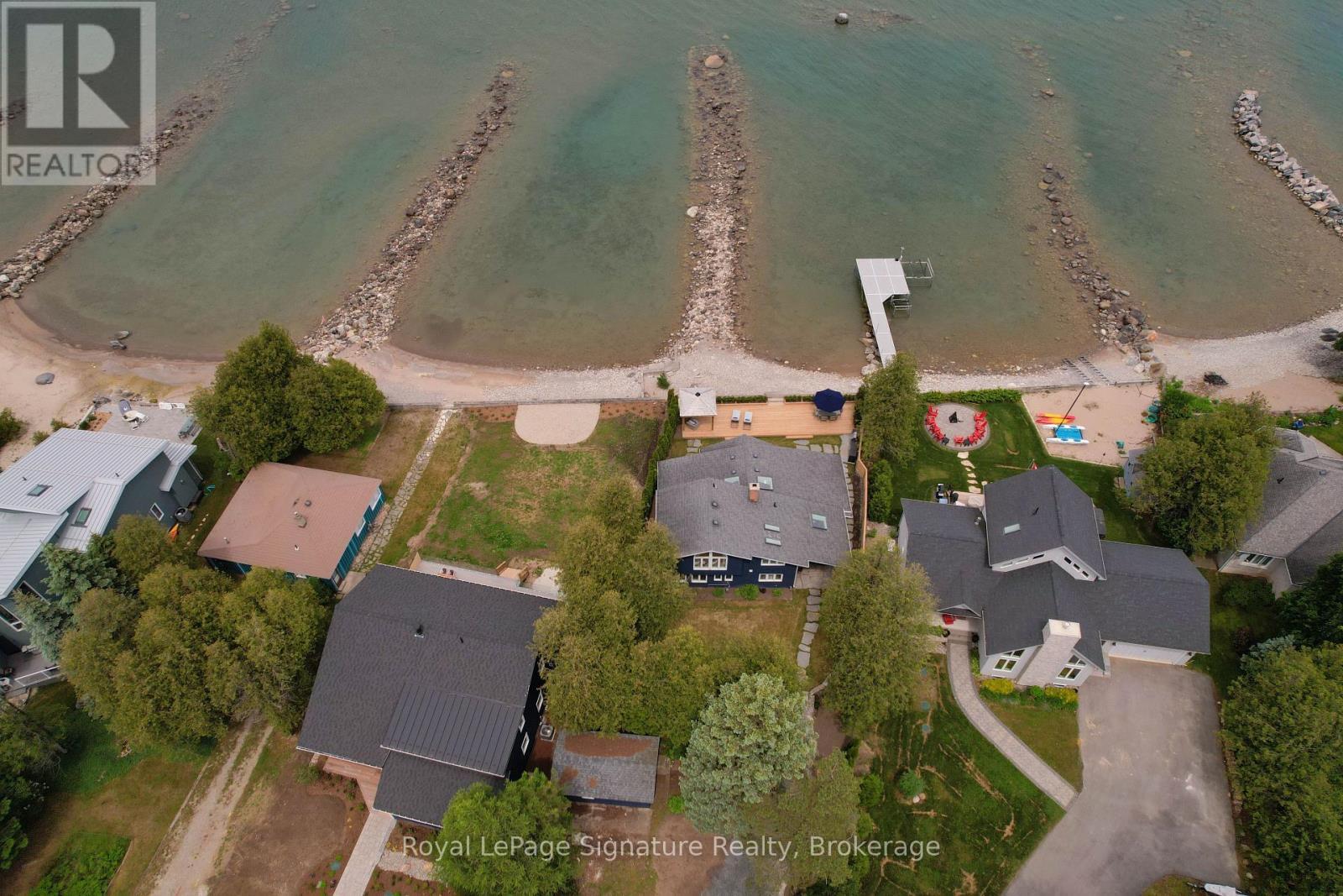 












137 BAYVIEW AVENUE

,
Blue Mountains,




Ontario
N0H1J0

